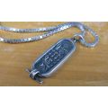 A MARVELOUS QUALITY STERLING SILVER NECKLACE WITH A HALLMARKED SOLID SILVER EGYPT THEME PENDANT