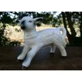 AN ADORABLE VINTAGE LAMB FIGURINE BY SYLVAC OF ENGLAND IN GREAT CONDITION ...NOT BA AAA AD !!