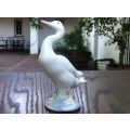 A FANTASTIC VINTAGE ADORABLE DUCK FIGURE BY LLADRO ...MADE IN SPAIN ...ABSOLUTELY NO DAMAGE ! WOW !!