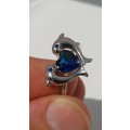 ***AKM - DOLPHINS RING SIZE 17.48MM / O / BLUE GLASS HEART 100% COSTUME FASHION JEWELLERY***