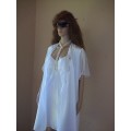 GORGEOUS WHITE SATIN AND LACE INTRIGUE NEGLIGEE SET WITH CHIFFON SLEEVES - SIZE SMALL