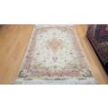 Very Fine Persian Tabriz Carpet 153cm x 103cm Hand Knotted