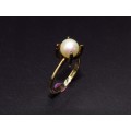 9ct Solid Yellow Gold & Genuine Cultured Pearl Ring