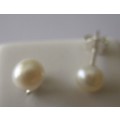 925 Sterling Silver and Fresh Water Pearls Earrings/ studs