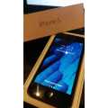 IPHONE 5 ***32 gig ***EXCELLENT MOBILE *** 8 Mp camera** with original box***BARGAIN