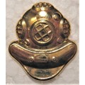 OLD S.A. NAVY NON CAREER (SHIP`S DIVERS) BREAST BADGE IN VERY GOOD CONDITION