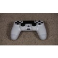 ps4 wireless controller V2 White (great condition)- GREAT DEALS!!