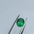 STUNNING 0.99ct Emerald - Beautiful Centre Stone