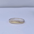 *9CT GOLD TWO-TONE BANDED RING* R1 BIDS!!!