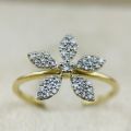 EXCELLENT YELLOW GOLD DIAMOND FLOWER CLUSTER RING