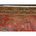 BEAUTIFUL LARGE VINTAGE PURE WOOL HAND KNOTTED PERSIAN CARPET, 2.60 X 1.76 METRES