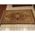 STUNNING VINTAGE PURE WOOL, HAND KNOTTED ANATOLIAN TURKISH RUG MEASURING 2.06 X 1.10 METRES