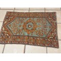 VINTAGE PURE WOOL, HAND KNOTTED PERSIAN RUG, MEASURING 1 METER X 70 CM
