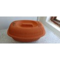 CLAY OVEN/ROASTING/BAKING DISH WITH LID IN PERFECT CONDITION