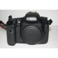 CANON EOS 7D  (BODY ONLY ) VERY GOOD CONDITION