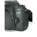 Canon EOS 77D DSLR Camera IN EXCELLENT CONDITION  COMING WITH CHARGER,