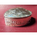 LOVELY GENUINE SOLID SILVER BOX IN EXCELLENT CONDITION
