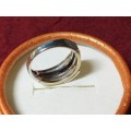 LOVELY GENUINE SOLID STERLING SILVER RING WITH GENUINE 9 ct GOLD INLAYS IN EXCELLENT CONDITION