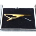 LOVELY TIE CLIP IN EXCELLENT CONDITION