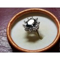 LOVELY SETA RING WITH NATURAL GEM IN EXCELLENT CONDITION