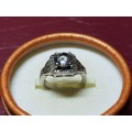 Lovely Genuine Solid Sterling Silver Ring - 2 Stones Missing - [4,6 g]