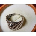 Lovely Genuine Solid Sterling Silver Ring in Excellent Condition - [3,8 g]