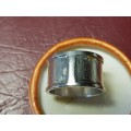 Lovely Large Heavy Solid Sterling Silver Ring In Excellent Condition - [13 g]