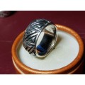 Lovely Large Heavy Solid Sterling Silver Ring In Excellent Condition - [16 g]
