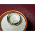 Lovely Large Solid Sterling Silver Ring In Excellent Condition - [9 g]