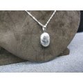 LAST ONE !!!! A STERLING SILVER ENGRAVED LOCKET PENDANT WITH A 45 CM STERLING SILVER NECKLACE ...