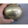 A VERY OUTSTANDING VINTAGE SOLID BRASS / BRONZE CHINESE URN TYPE ORNAMENT