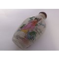 A STUNNING CHINESE GLASS SNUFF BOTTLE WITH GEISHA DETAIL AND CHINESE WRITING !! COOL !