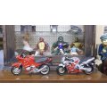 DYNAMIC DUO !!!! TWO COOL DETAILED 1:12 SCALE DIE CAST METAL MODELS OF MOTORCYCLES ....BMW & HONDA !