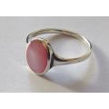 A Beautiful Solid Sterling Silver ring with a Pink Mother of Pearl look inset !! No Combining fees