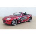 AN ULTRA SPORTY DIE CAST METAL MODEL OF THE MAZDA MX-5 CONVERTIBLE .... FREE COMBINING !!