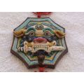 SO COOL !! A VINTAGE DETAILED SIGNED / STAMPED  CHINESE FOO DOG WALL HANGING ... WHAT A FIND !!