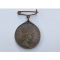 A VINTAGE 1953 BRONZE MEDALLION ISSUED TO COMMEMORATE THE CORONATION OF THE QUEEN !! FREE COMBINING