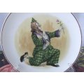 A VINTAGE BRITISH MADE DISPLAY PLATE DEPICTING A ROMANTIC CLOWN
