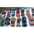 A COOL LOT OF 18 DIE CAST METAL MODELS - MOSTLY HOTWHEELS - PRE LOVED - BID FOR THE LOT !!