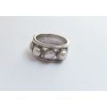 MUST HAVE !! A HIGH CLASS SUPER QUALITY SOLID STERLING SILVER RING SET WITH GENUINE PEARLS !!