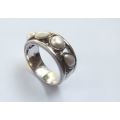MUST HAVE !! A HIGH CLASS SUPER QUALITY SOLID STERLING SILVER RING SET WITH GENUINE PEARLS !!