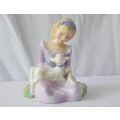 PERFECT !! AN ABSOLUTELY CHARMING VINTAGE ROYAL DOULTON FIGURE ENTITLED ` MARY HAD A LITTLE LAMB `
