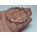R1 START !! An Italian made Sterling Silver bangle in great condition !! FREE COMBINING !!