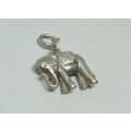 R1 START !! A HEAVY VERY SOLID GENUINE STERLING SILVER ELEPHANT MOTIF CHARM !! LOVELY !!