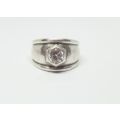 R1 START !! A SUPERB QUALITY SOLID STERLING SILVER RING SET WITH A SINGLE FACETED CLEAR STONE !! WOW