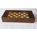 AN INTRICATELY MADE VINTAGE INLAYED WOODEN GAME BOX WITH ORIGINAL PIECES AND DICE !! MUST SEE !!