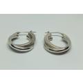 R1 START !! A CLASSY PAIR OF HINGED STERLING SILVER EARRINGS IN GREAT CONDITION !! FREE COMBINING !!