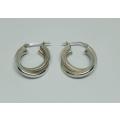 R1 START !! A CLASSY PAIR OF HINGED STERLING SILVER EARRINGS IN GREAT CONDITION !! FREE COMBINING !!