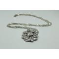 R1 START !! A BEAUTIFUL FACETED CZ SET SOLID STERLING SILVER PENDANT & A STERLING SILVER NECKLACE !!