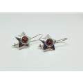 R1 START !! A FANTASTIC PAIR OF SOLID STERLING SILVER FACETED RED STONE SET SHOOTING STAR EARRINGS !